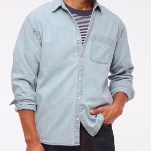 A&F DENIM BUTTON UP SHIRT